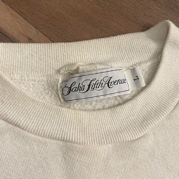 Vintage 1990s Saks Fifth Avenue white and red crewneck sweatshirt - Picture 3 of 4